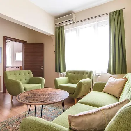 Апартамент Elegant & Stylish 2 Bedroom *