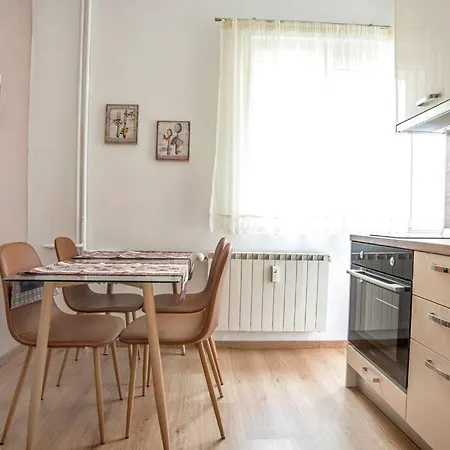 Elegant & Stylish 2 Bedroom Lägenhet *